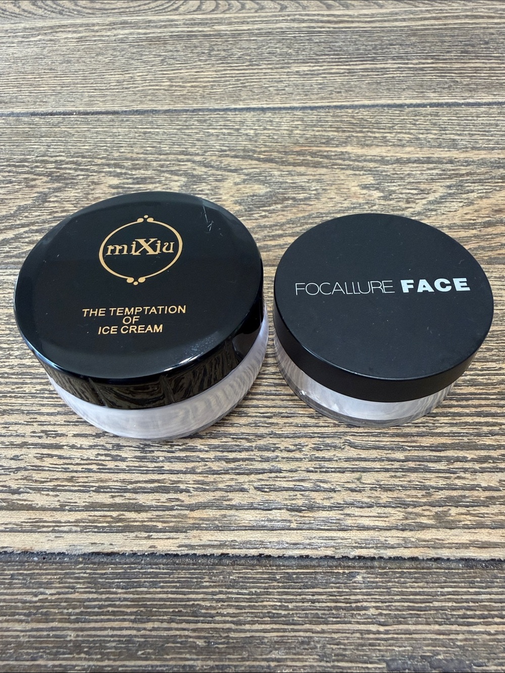 2 Translucent Setting Powder - Black Lid No. 1 Pure Plant Powder Ice Cream